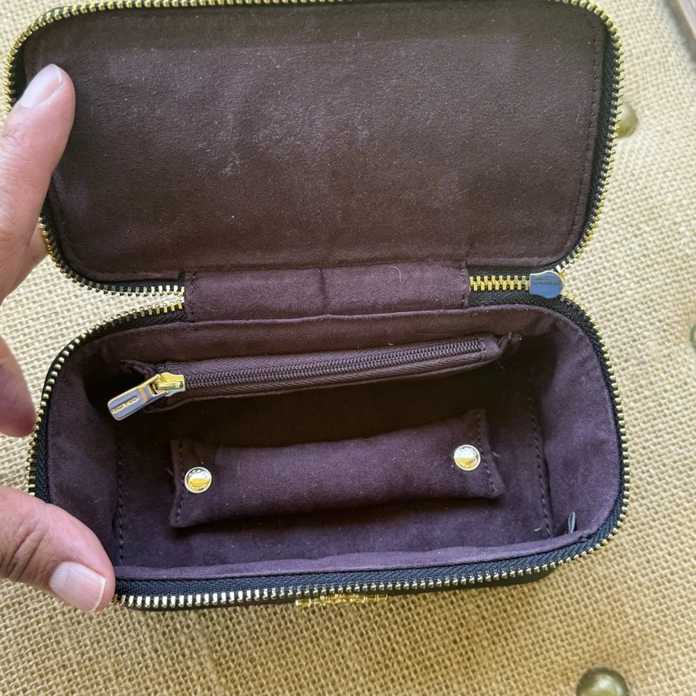 Coach Mini Vanity Jewelry / Make Up Case Black Leather With Flowers - Picture 4 of 7